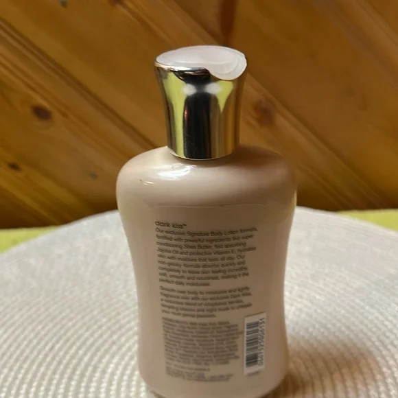 Bath & Body Works Vintage Dark Kiss Body Lotion - Picture 6 of 9